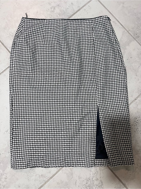 White House Black Market Dresses & Skirts - White House Black Market Black and White Geometric Pencil Skirt